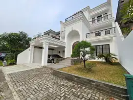 Dijual Rumah Mewah Dengan Kolam Renang di Sentul Bogor