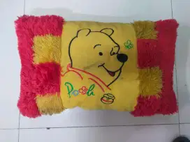 Bantal Winnie the Pooh kuning