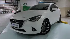 Mazda 2 1.5 R Skyactiv Bensin-MT 2014 Putih /