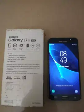 Samsung J7 -  2016