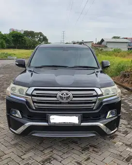 Toyota Land Cruiser V8 VXR 200 UK 2011 Facelift Modelista 2018 Hitam