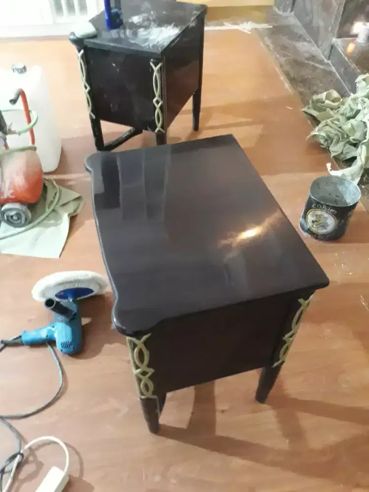 Tukang finishing