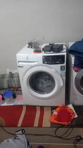 Mesin cuci Electrolux 8kg