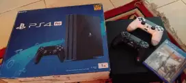 Jual PS 4 pro kondisi baik, jarang di pakai bisa pake wifi dan kaset