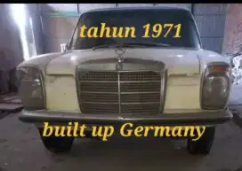 Sedan klasik Mercedes Benz W115 built-up Germany tahun 1971