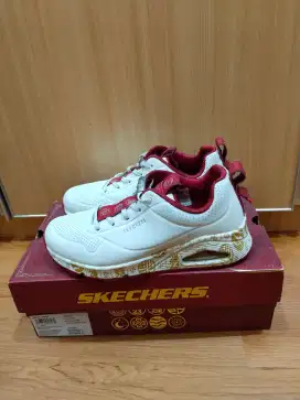 sepatu skecher size 37 wanita seperti baru