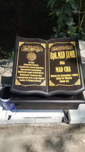 Kepala nisan buku