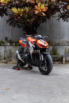 Kawasaki Z1000 Sugomi Full paper rare color  harley  ducati  mv agusta