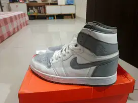 Sepatu Nike Air Jordan 1 High Crimson Tint Second - Size 43