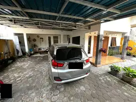 Rumah Hook Luas dekat Jalan Purwomartani