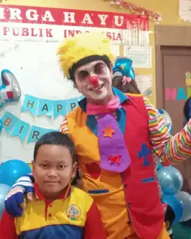 Badut mc hidung tomat