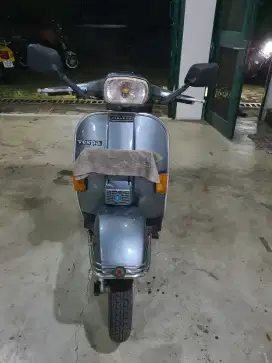 DIJUAL Vespa Exclusive th 2000 MULUS