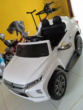 Mobil mainan Pajero sport