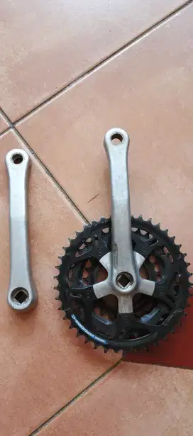 Crank Shimano Alivio FC-MC10