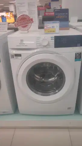 Mesin cuci bukaan depan Electrolux