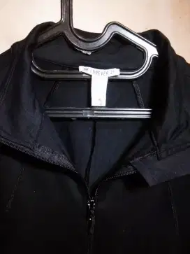 Jaket Hitam Unisex Merk Forever 21