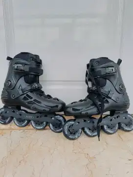 Sepatu Roda Micro MT-Plus Black