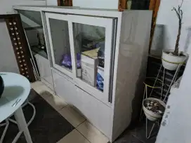 Etalase kue, kondisi 90%