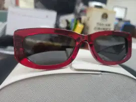 Kacamata Sunglass Prada Milano original lengkap box.Harga baru 7jutaan
