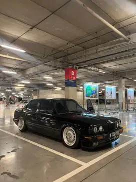 BMW e30 318i 1990 MT Air Suspension