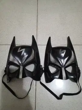 Di jual sepasang topeng batman hitam