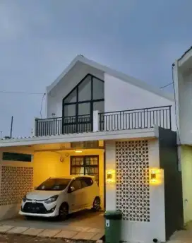 Rumah mezanine scandinavian hanya 5 menit dari stasiun Depok lama