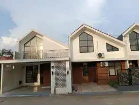 Rumah mezzanin scandinavian akses strategis 5 menit dari stasiun Depok