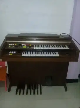 Piano keyboard akustik