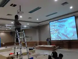 Teknisi Sekaligus Operator Sound System,Proyektor,Angkat Barang