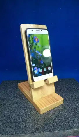 Stand HP bahan kayu pilihan kulitas Japan