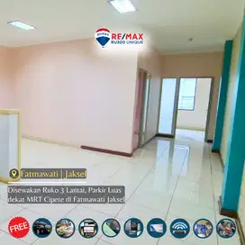 Diewakan Ruko 3 Lt Parkir Luas Siap Pakai dekat MRT Cipete Fatmawati