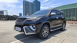 Toyota Fortuner 2.7 4x2 SRZ Bensin-AT 2016 Hitam /