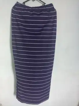 Rok wanita bahan ngaret tebel ga tipis ya