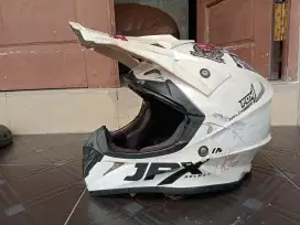 Dijual helm trabas merk JPX