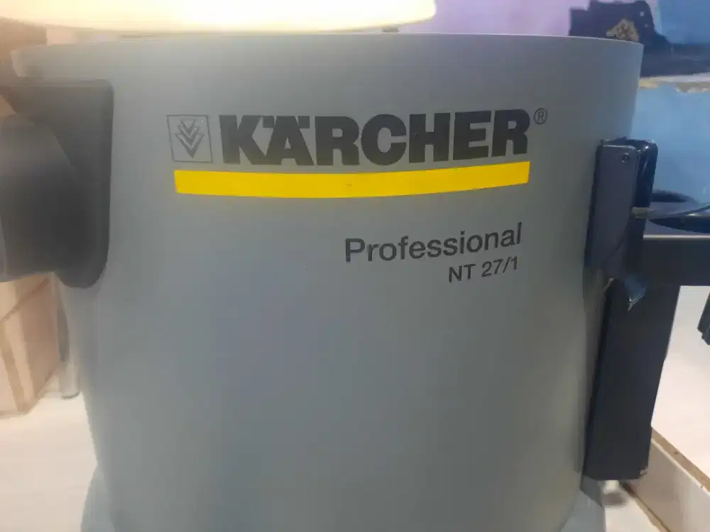 Jual cepat Vacum cleaner karcher NT27/1 minus dus aja baru 2x pakai