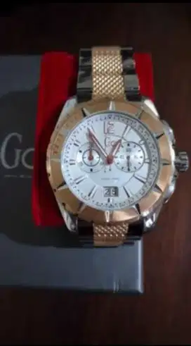 jam tangan Guess Collection GC Swiss made rose gold