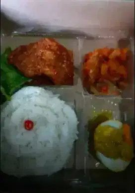 Terima pesanan nasi kotak dan kue