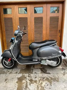 Vespa GTS 1503VIE AT