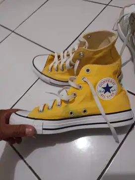 Jual sepatu converse bekas rasa baru minus noda