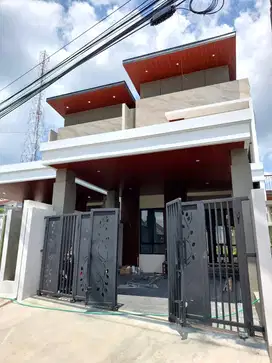 Rumah Baru Modern Elegan dekat Jalan Besi Jangkang