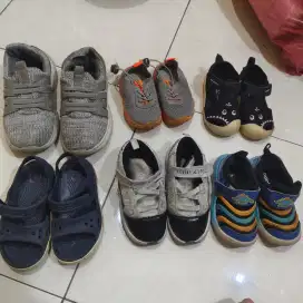 Sepatu dan sandal anak usia 3 , 4 dan 5 tahun