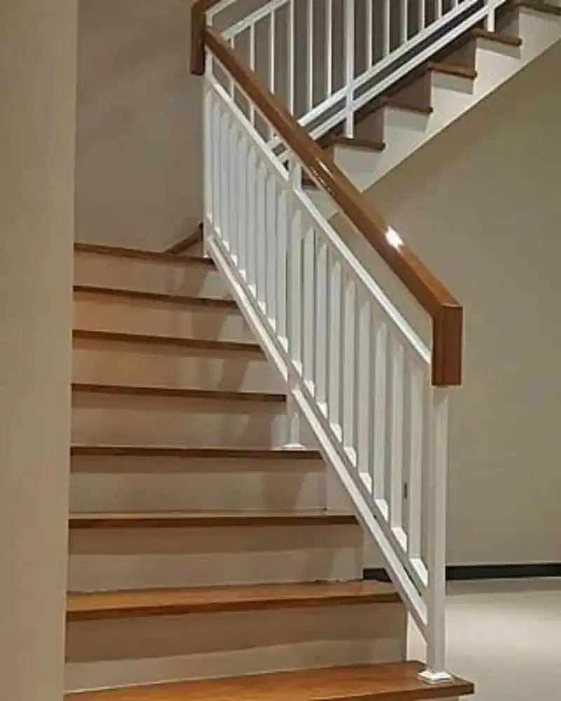 Tangga rebah minimalis