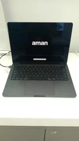 Kredit macbook pro M4 14inci