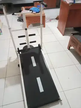 Treadmill manual baru pakai 2 minggu