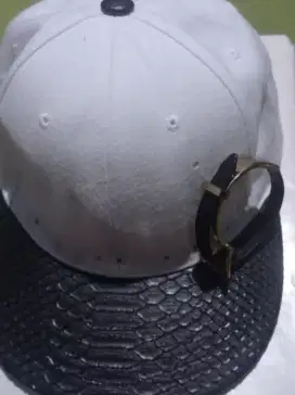 Topi Merek : TEAMLIFE & Gelang, 2 ( Pcs )