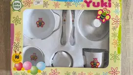 Yuki Feeding Set Peralatan Makan