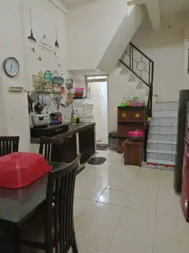 IP2665: Rumah Dalam Komplek Kavling Polri Jelambar Lokasi Tenang