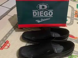 Sepatu pantofel diego pria