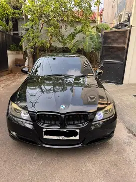 BMW E90 LCI 320i executive edition