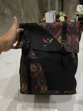 Tas hitam batik